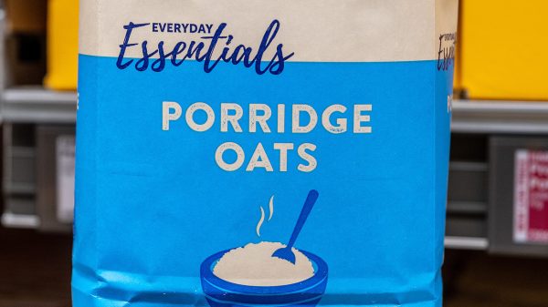 Aldi has made the switch to paper packaging on its Everyday Essentials Porridge Oats in all UK stores.
